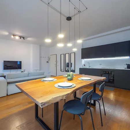 Appartamento In Stile, Comodo Ed Elegante *