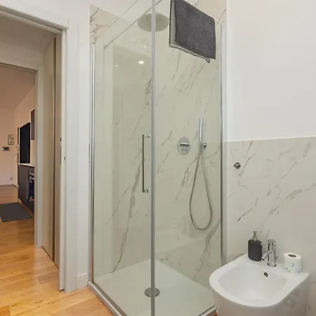 In Stile, Comodo Ed Elegante Appartamento Milano